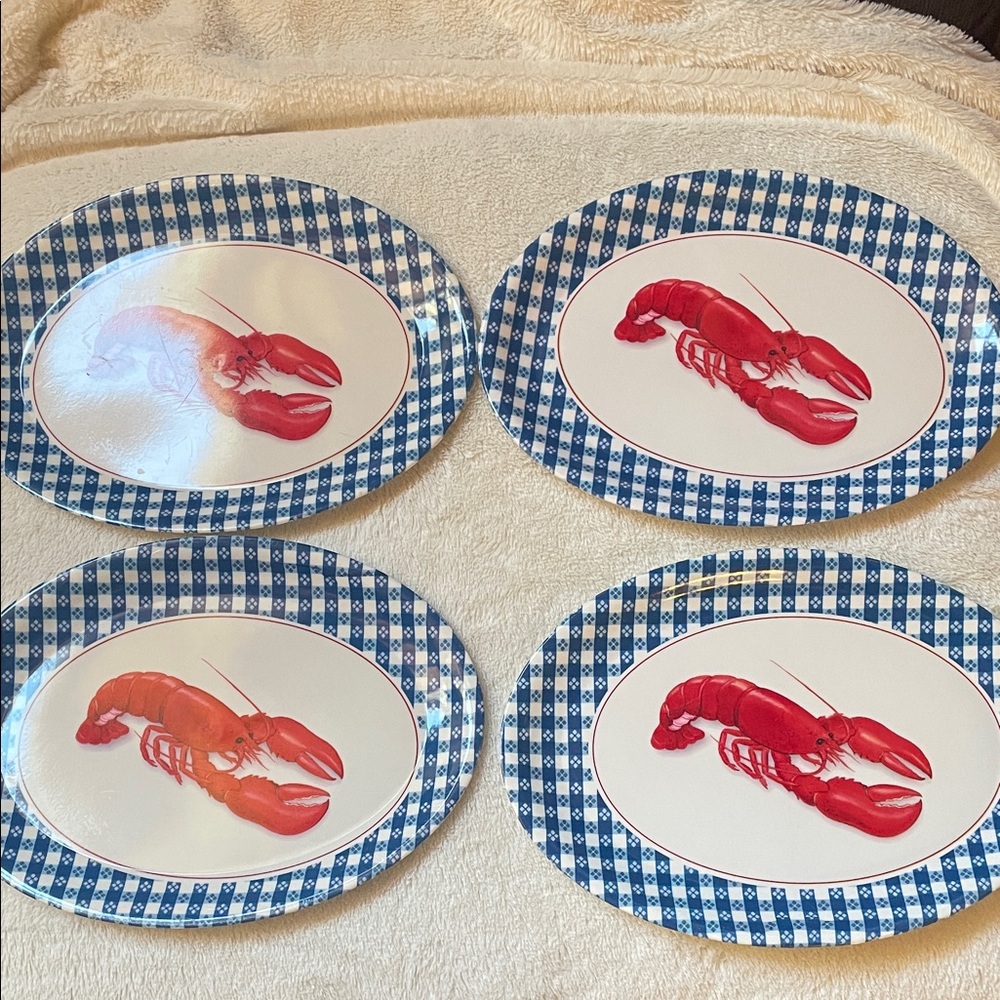 LOBSTER PLATES:Blue & Red plastic Dinner size plates